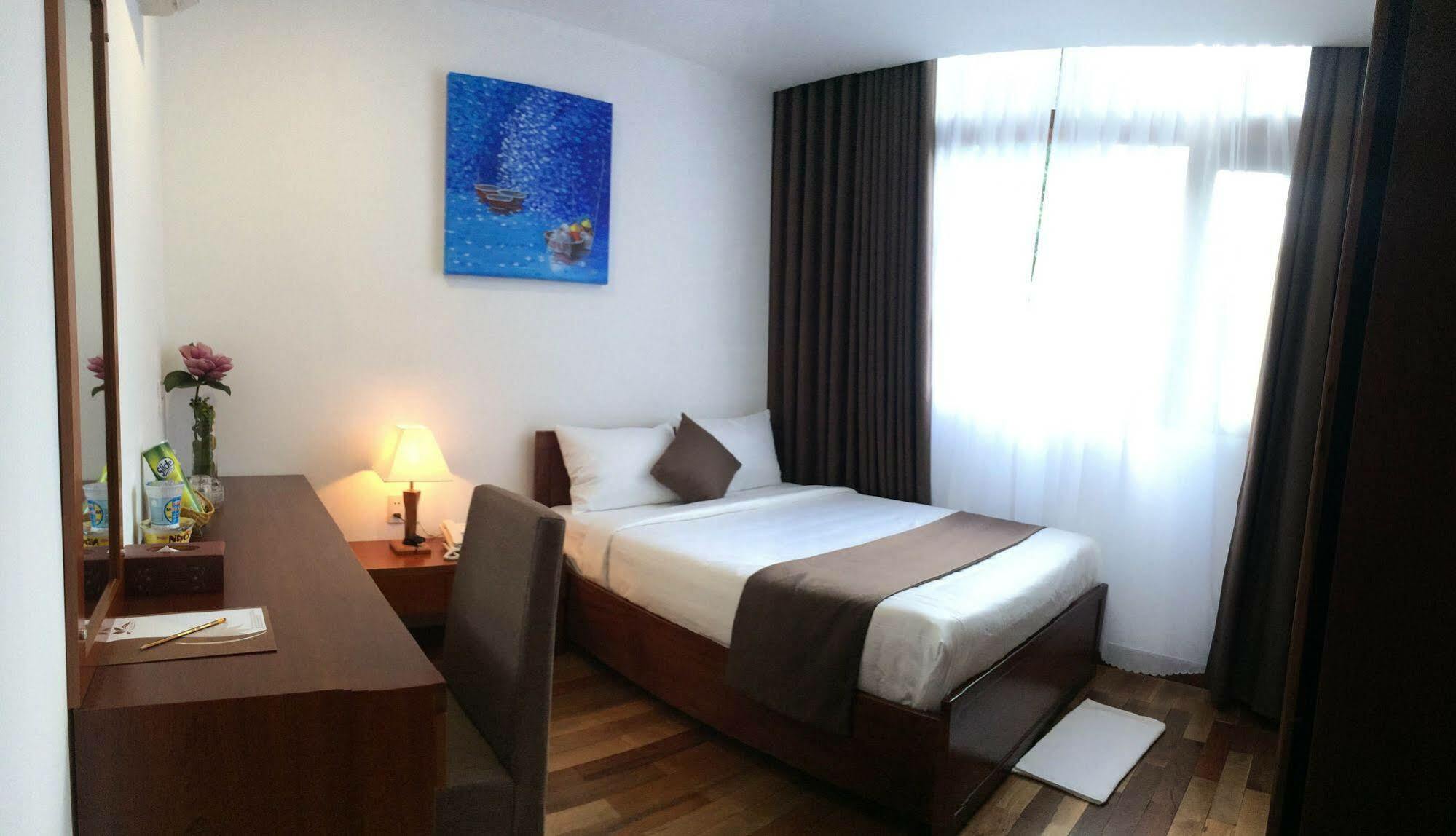 Ocean Flower Hotel Дананг Екстер'єр фото